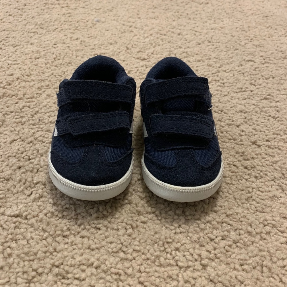 Cat and Jack toddler boys sneakers